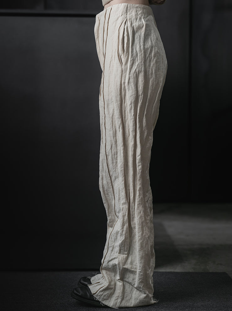 CHIAHUNG SU<br>SLIM-FIT HAND WOVEN PLEATED TROUSERS / ECRU