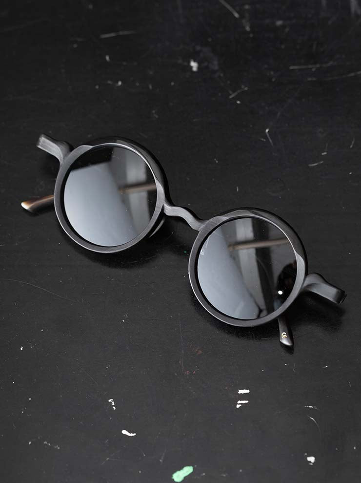 RIGARDS × UMA WANG<br/>GENUINE HORN & TITANIUM フレームサングラス / BLACK / RG00UW18