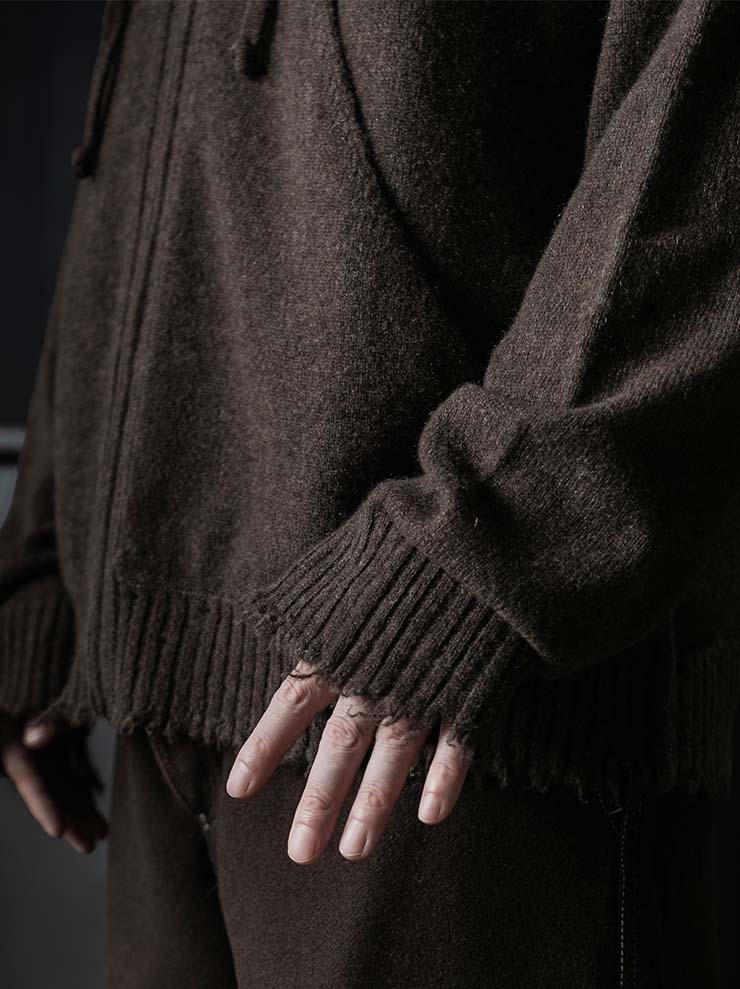 UMA WANG<br>MENS HOODED TOP / BROWN