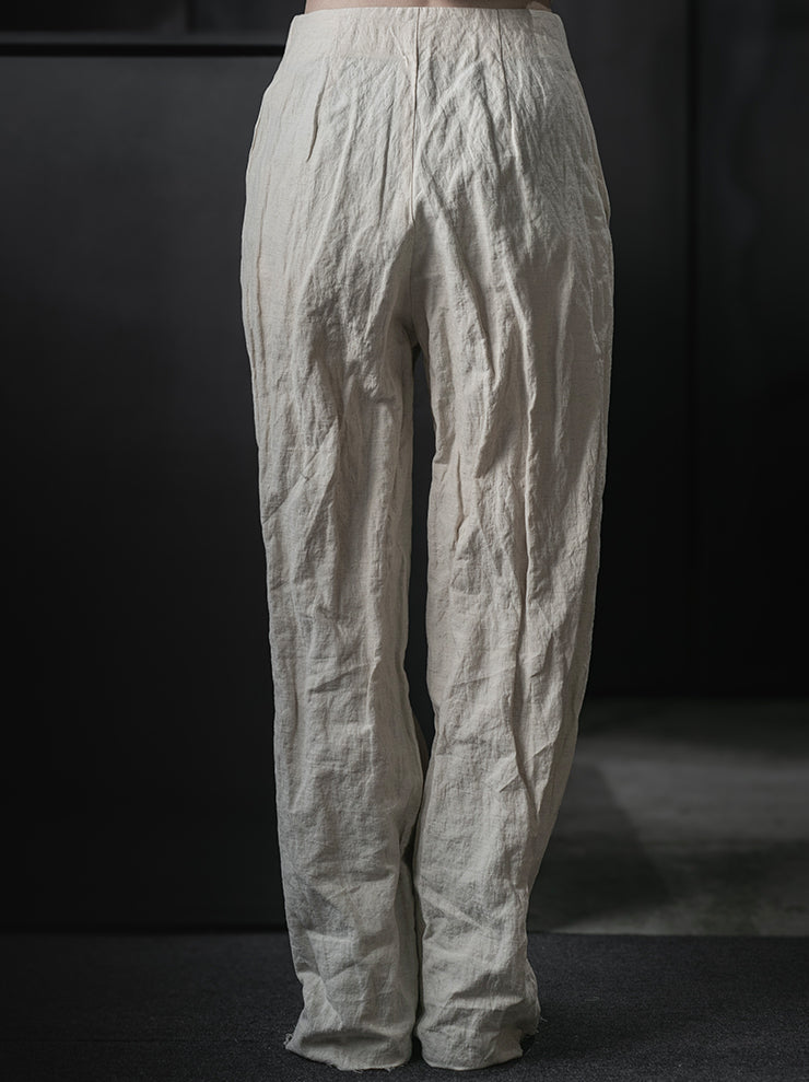 CHIAHUNG SU<br>SLIM-FIT HAND WOVEN PLEATED TROUSERS / ECRU