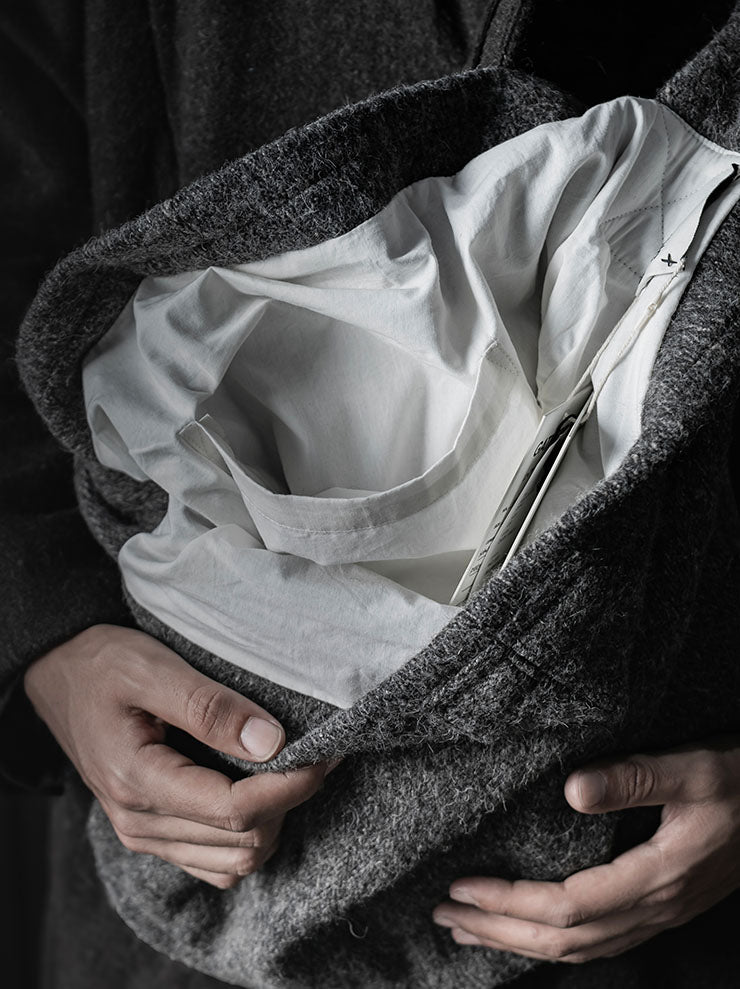 GATHERING<br>PEARDROP BAG / DARK GREY