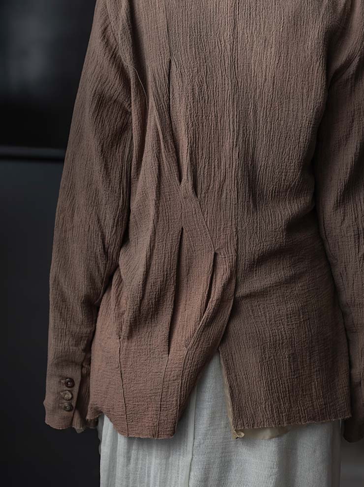 CHIAHUNG-SU<br>WOMENS HAND WOVEN & MUD DYED PEAK LAPEL / LIGHT LOTUS