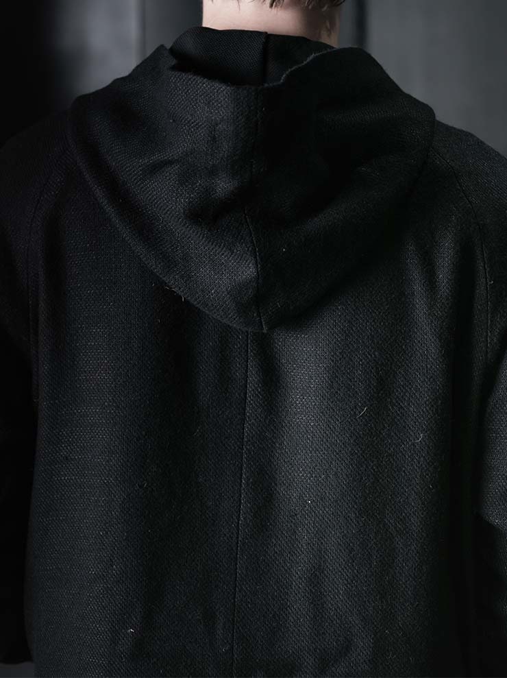 K'ANG<br>UNISEX MID FIT RAGLAN HOOD COAT WITH 925 SILVER HOOK CLOSER / OFF BLACK