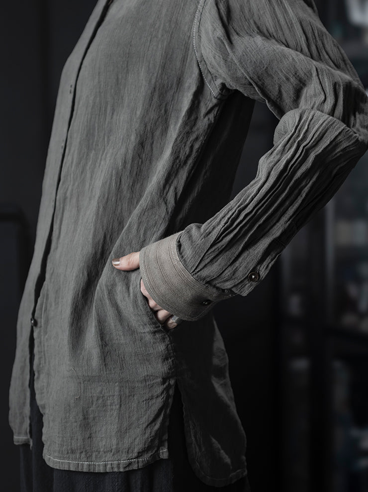 CHIAHUNG-SU<br>UNISEX HAND WOVEN ELONGATE STRIPE SHIRT / STONE GREY STRIPE