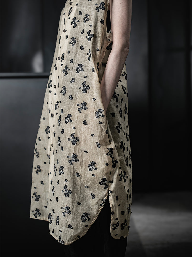 CHIAHUNG SU<br>RELAXED-FIT SLEEVELESS HAND WOVEN ELONGATE SHIRT / FLORAL