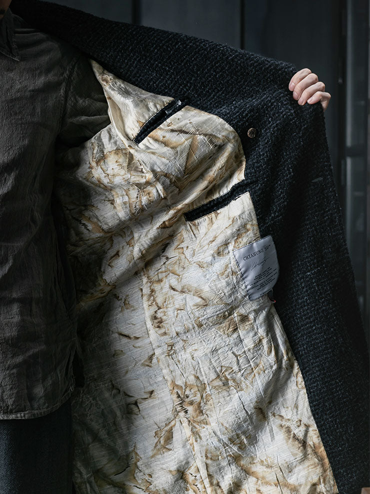 CHIAHUNG SU<br>MENS HAND WOVEN DOUBLE BREAST WOOLEN COAT / DARK GREY & BLACK