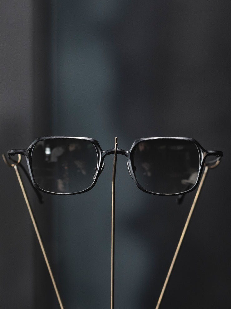 RIGARDS × THE VIRIDI-ANNE<br> TITANIUM & ALUMINIUM FRAME SUNGLASSES / VINTAGE BLACK FRAME x BRONZE CLIP / RG2004TVA