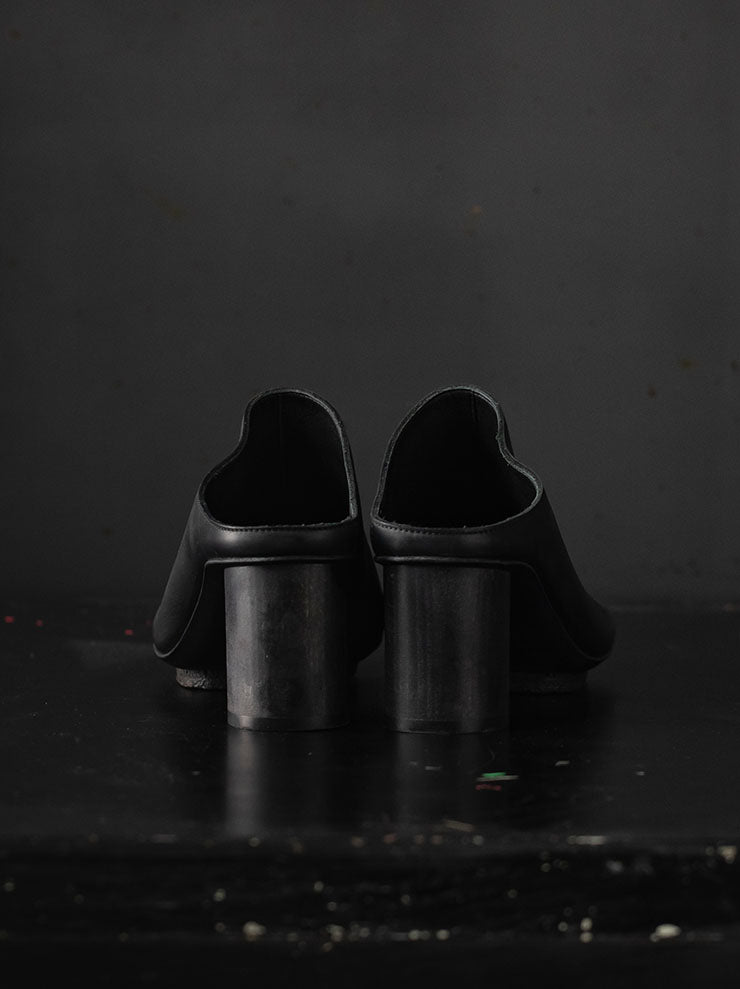 UMA WANG<br> WOMENS STONE MULE / BLACK