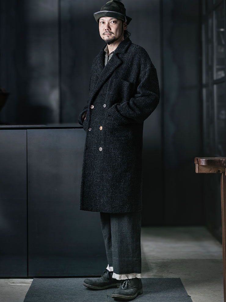 CHIAHUNG SU<br>MENS HAND WOVEN DOUBLE BREAST WOOLEN COAT / DARK GREY & BLACK