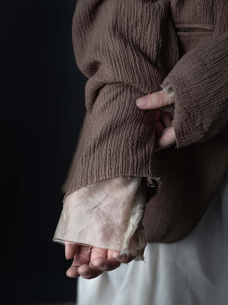 CHIAHUNG-SU<br>WOMENS HAND WOVEN & MUD DYED PEAK LAPEL / LIGHT LOTUS