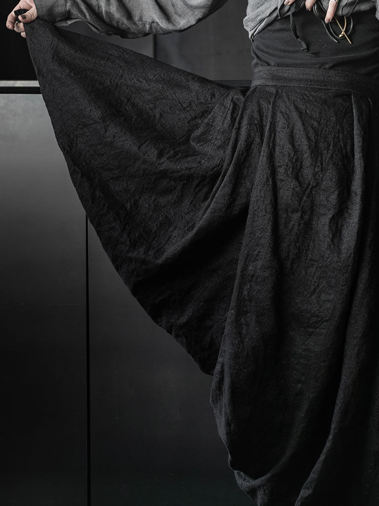 CHIAHUNG SU<br>DRAPE SKIRT / BLACK