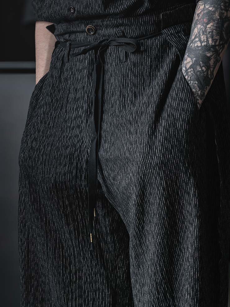 individual sentiments<br />UNISEX ラップワイドパンツ / BLACK