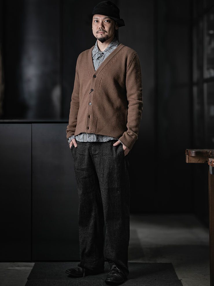 K'ANG<br>UNISEX V-NECK NO-SEAM CARDIGAN / BROWN