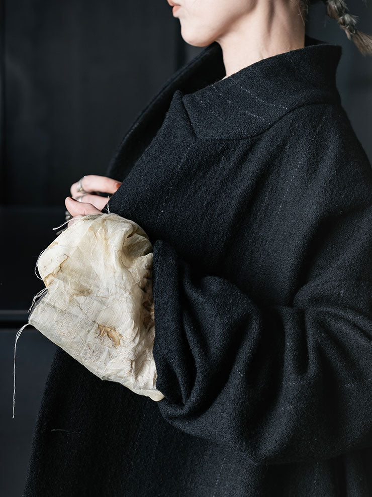 CHIAHUNG SU<br>WOMENS HAND WOVEN WOOLEN STRIPE OVER-SIZE COAT / BLACK STRIPE