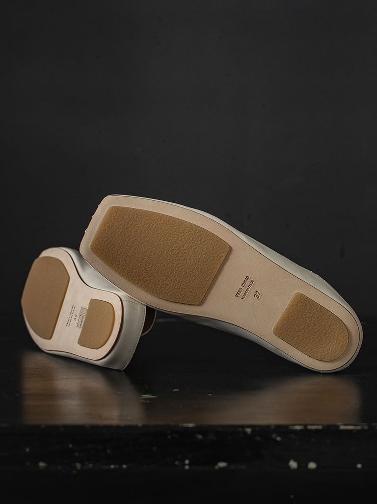 UMA WANG<br> WOMENS BALLET SLIPPERS / OFF WHITE