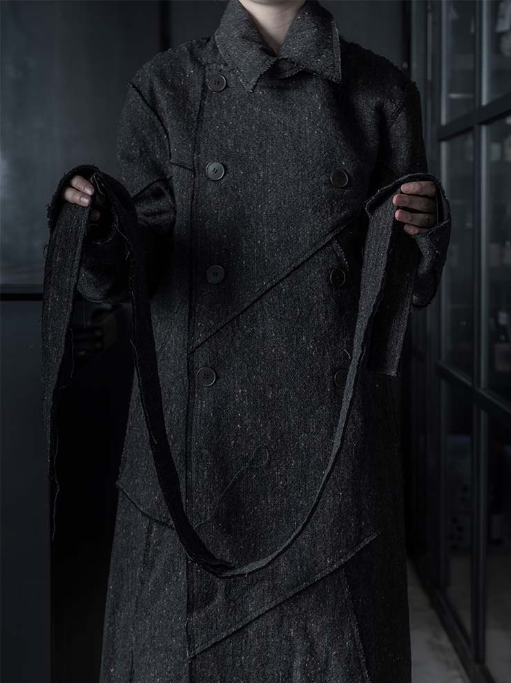 K'ANG<br>UNISEX SANPIETRINI PACHED DOUBLE BREASTED COAT / DARK GREY