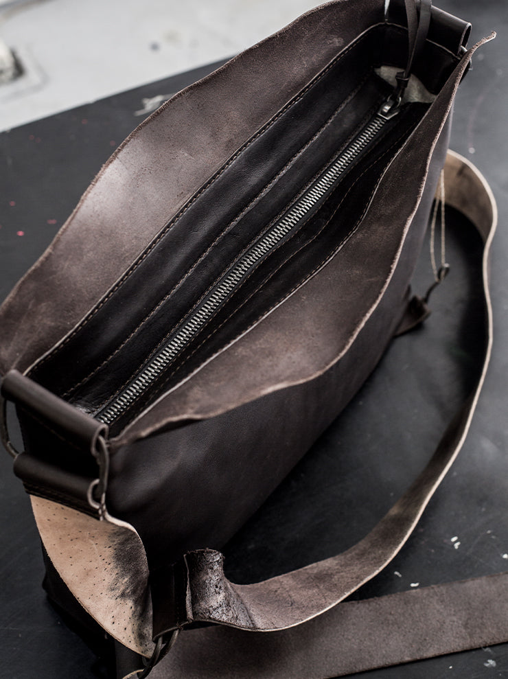 tagliovivo<br> Raw edge bag MORO