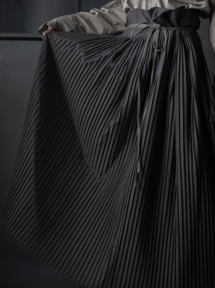 individual sentiments<br />WOMENS プリーツロングスカート / CHARCOAL