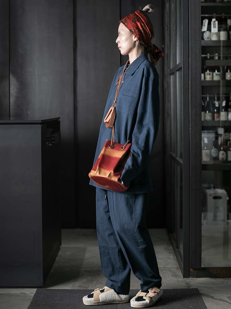 individual sentiments<br />UNISEX エラステックウエストイージートラウザー / indigo blue