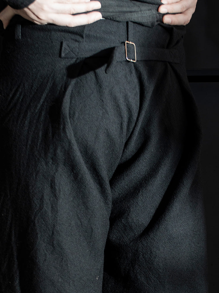 K'ANG<br> UNISEX BELTED HIP WIDE-FIT TROUSERS / BLACK
