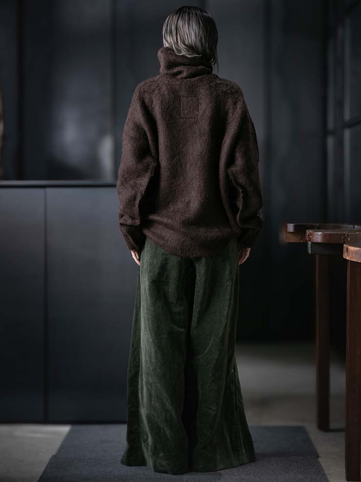 UMA WANG<br> WOMENS HIGH NECK LONG SLEEVE KNIT / DARK BROWN