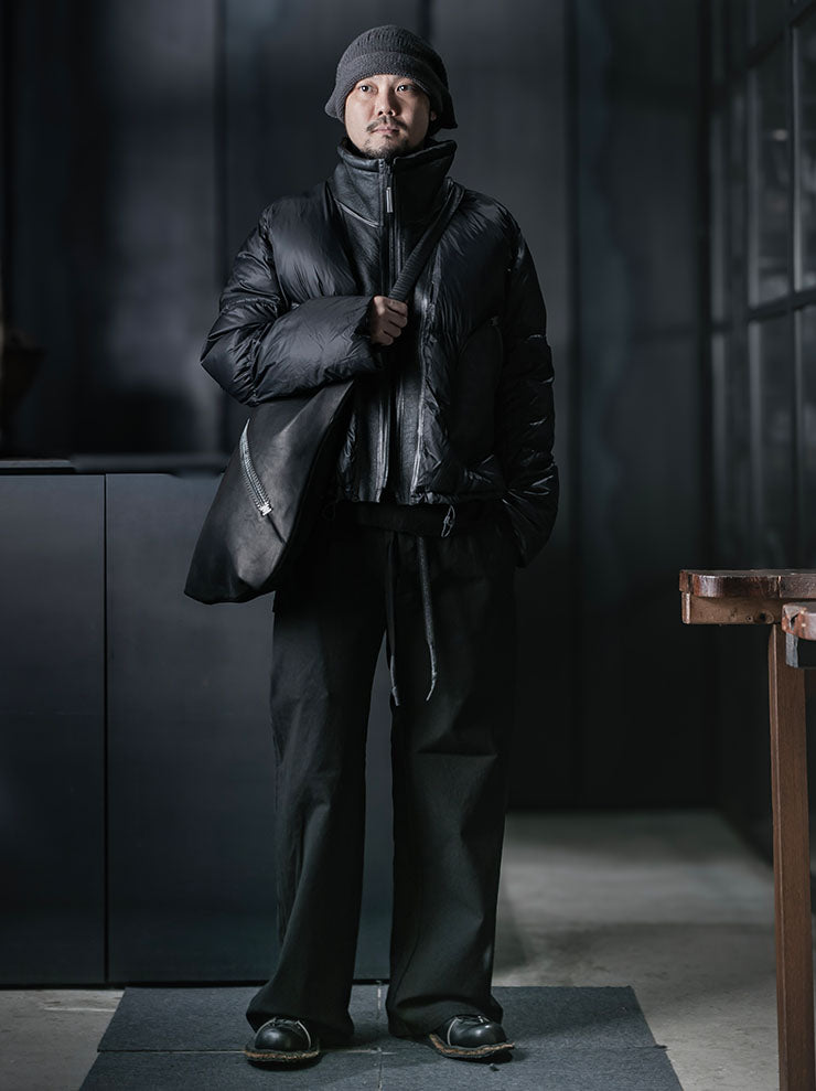 ISAAC SELLAM EXPERIENCE<br> Bonded Leather Messenger Bag / NOIR