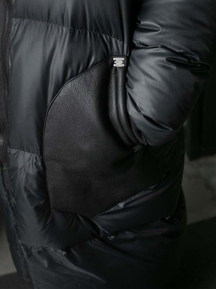 ISAAC SELLAM EXPERIENCE<br>UNISEX Contrast Material Down Coat / NOIR