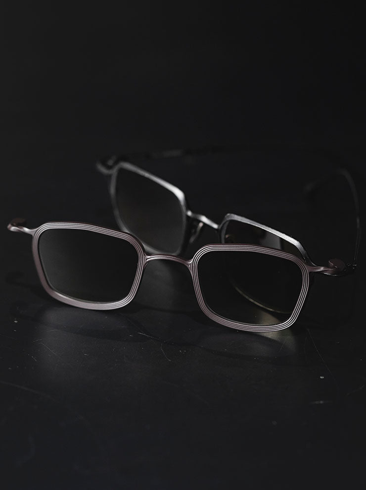 RIGARDS × THE VIRIDI-ANNE<br> TITANIUM & ALUMINIUM FRAME SUNGLASSES / VINTAGE BLACK FRAME x BRONZE CLIP / RG2004TVA