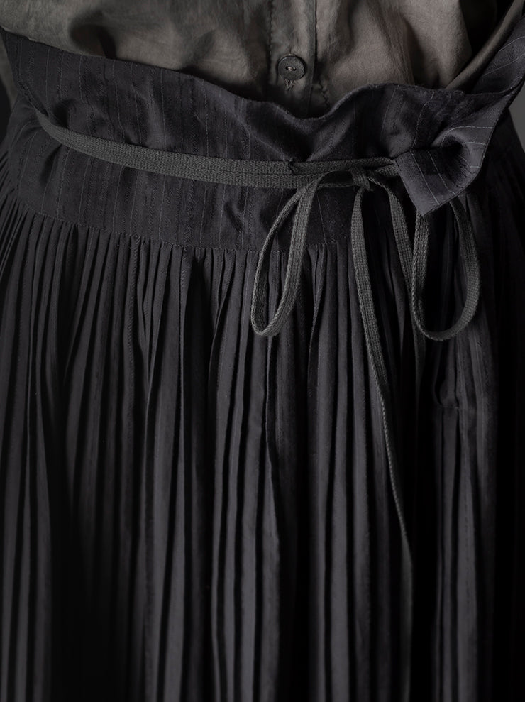 individual sentiments<br />WOMENS プリーツロングスカート / CHARCOAL
