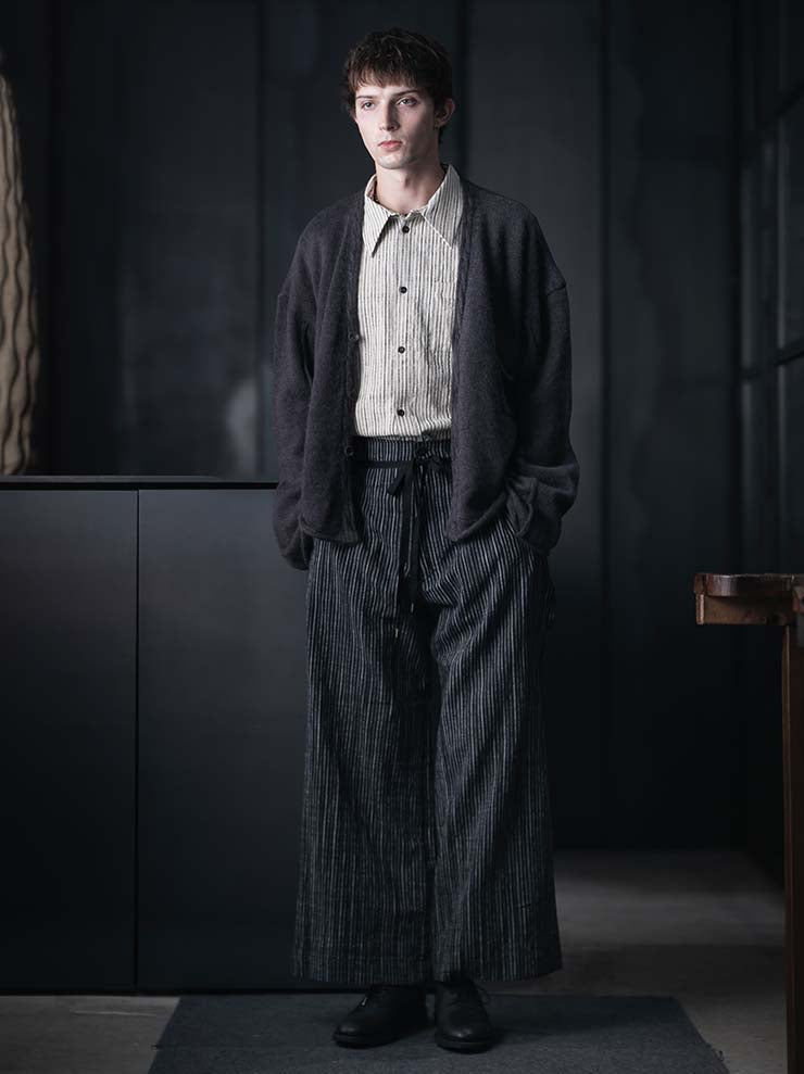 individual sentiments<br> UNISEX loose fit long shirt / ecru white