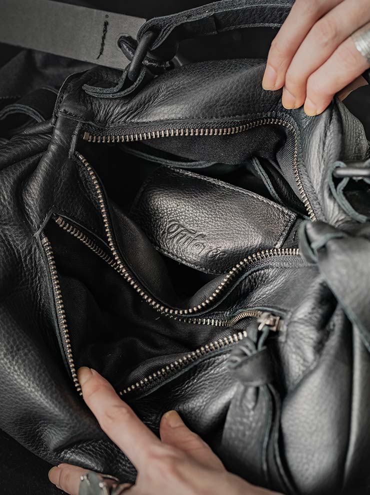 TUFORÉE<br> Leather bag / REAR SMALL / BLACK