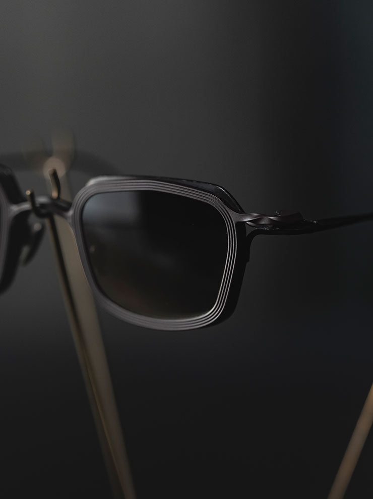 RIGARDS × THE VIRIDI-ANNE<br> TITANIUM & ALUMINIUM FRAME SUNGLASSES / VINTAGE BLACK FRAME x BRONZE CLIP / RG2004TVA