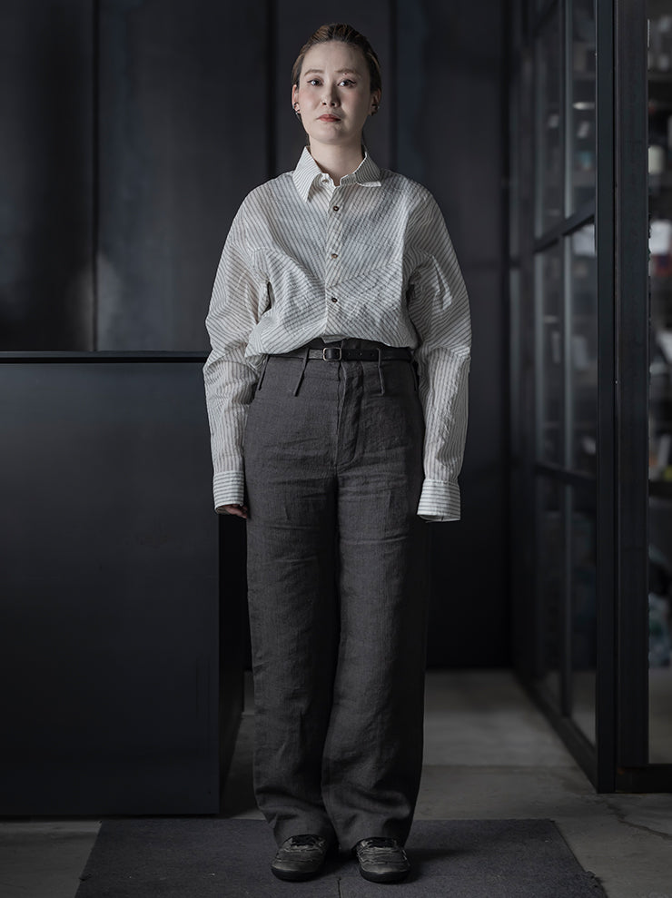 K'ANG<br>UNISEX HIGH-WAIST WIDE FIT TROUSERS / DARK GREY