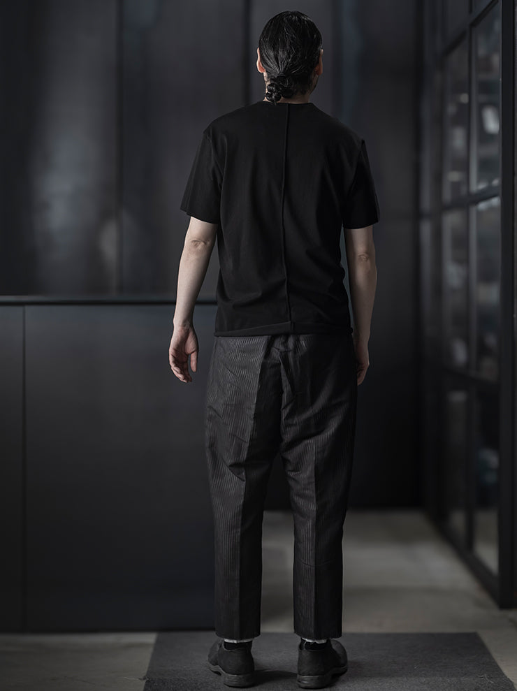 individual sentiments<br> UNISEX BASIC SHORT SLEEVE T-SHIRT / BLACK
