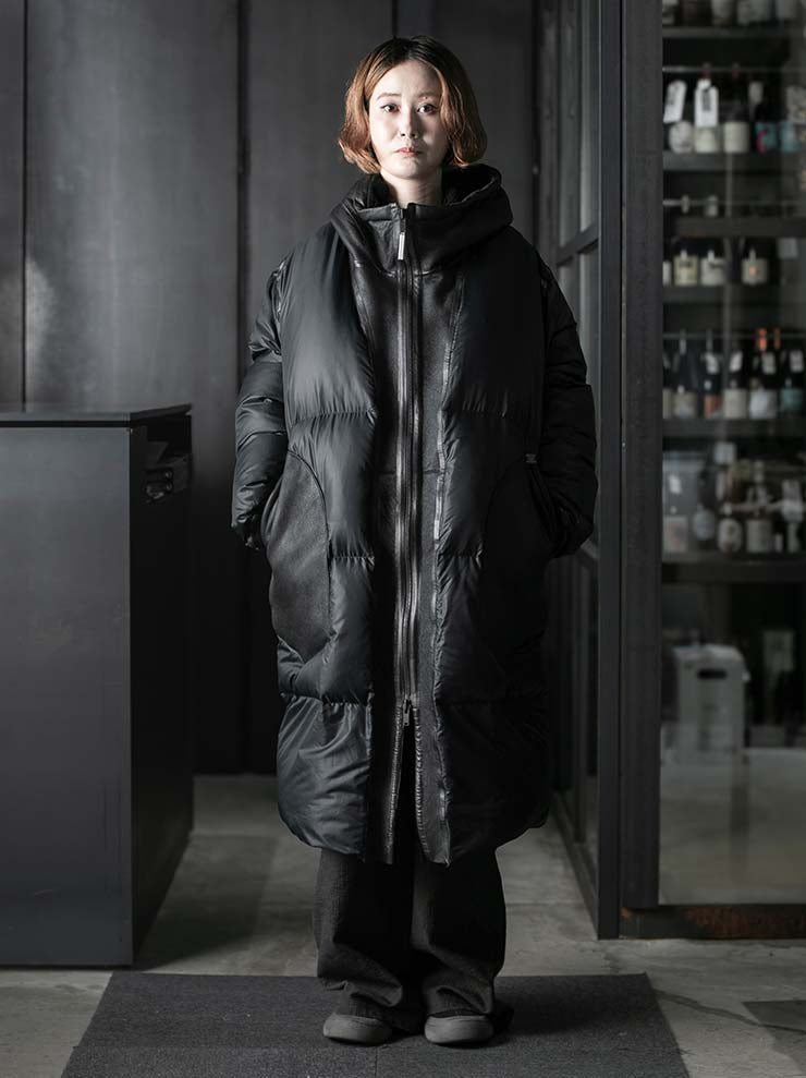 ISAAC SELLAM EXPERIENCE<br>UNISEX Contrast Material Down Coat / NOIR