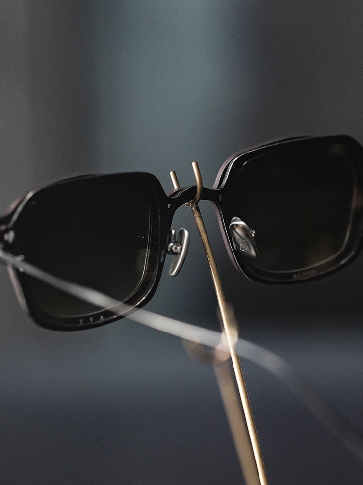 RIGARDS × THE VIRIDI-ANNE<br> TITANIUM & ALUMINIUM FRAME SUNGLASSES / VINTAGE BLACK FRAME x BRONZE CLIP / RG2004TVA