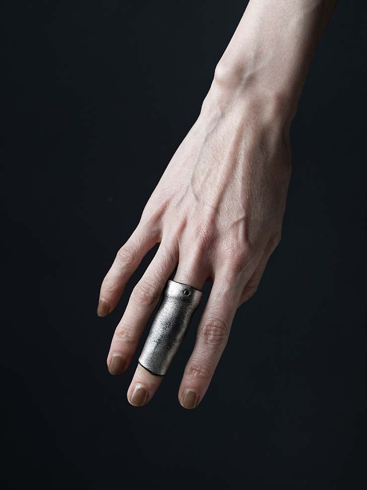 DETAJ<br>LEATHER RING LONG / SILVER
