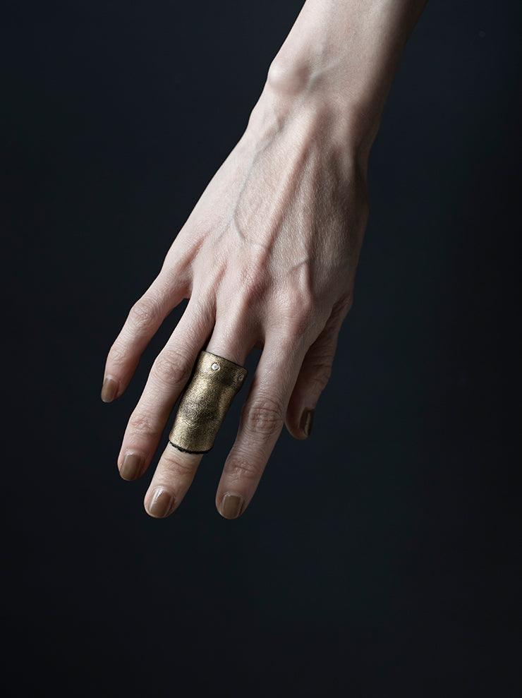DETAJ<br>LEATHER RING MIDDLE / GOLD