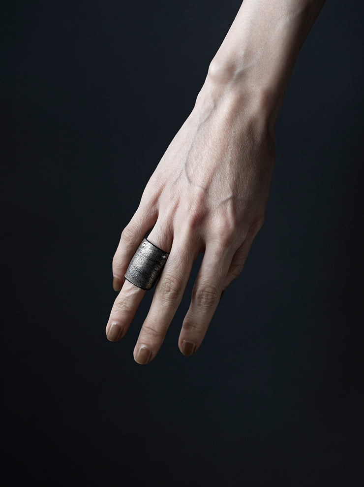 DETAJ<br>LEATHER RING SHORT / SILVER