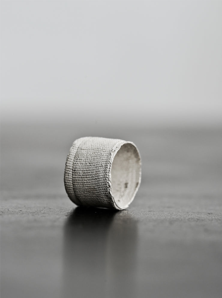 DETAJ <br>BANDAGE FIT RING / WHITE