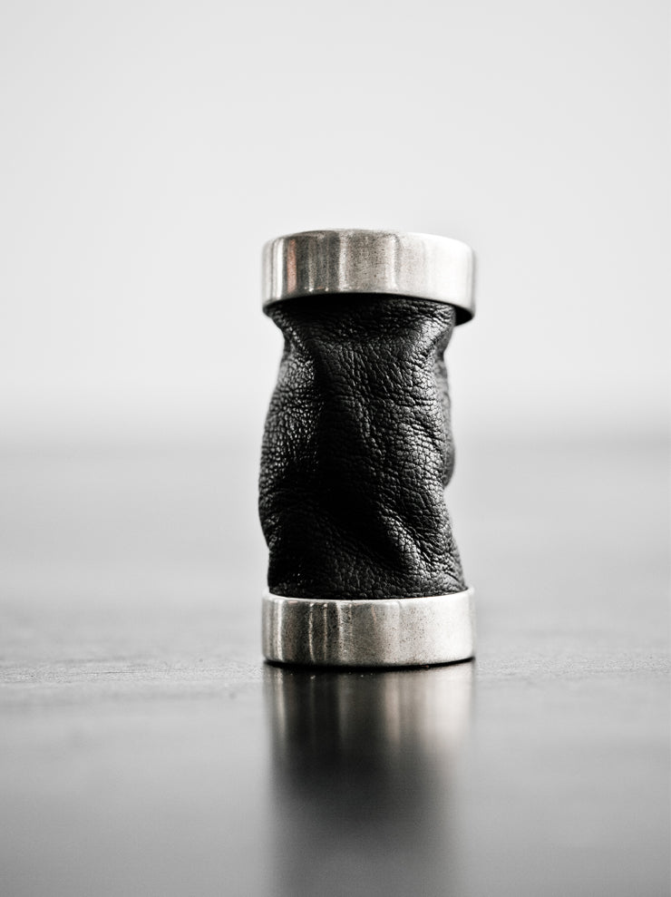 GUIDI<br> Silver x black diamond kangaroo leather detail ring G-AN01 BLKT