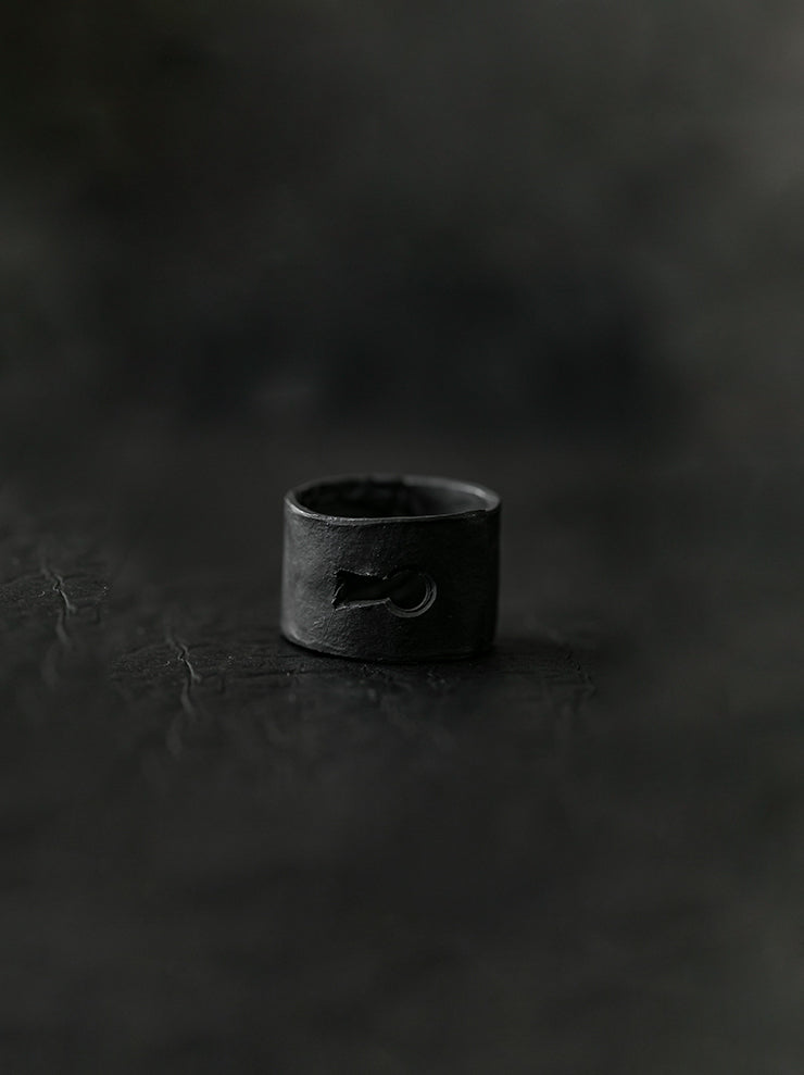 UMA WANG × DETAJ<br> KEYHOLE SILVER RING / BLACK