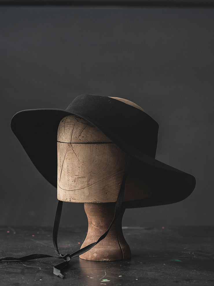 HORISAKI<br> Ribbon trimming & strap visor hat / BLACK EB