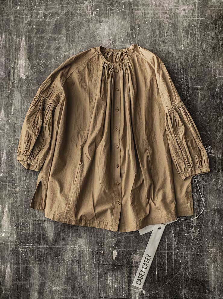 CASEY CASEY<br>WOMENS 3 by 3 シャツ / OCRE
