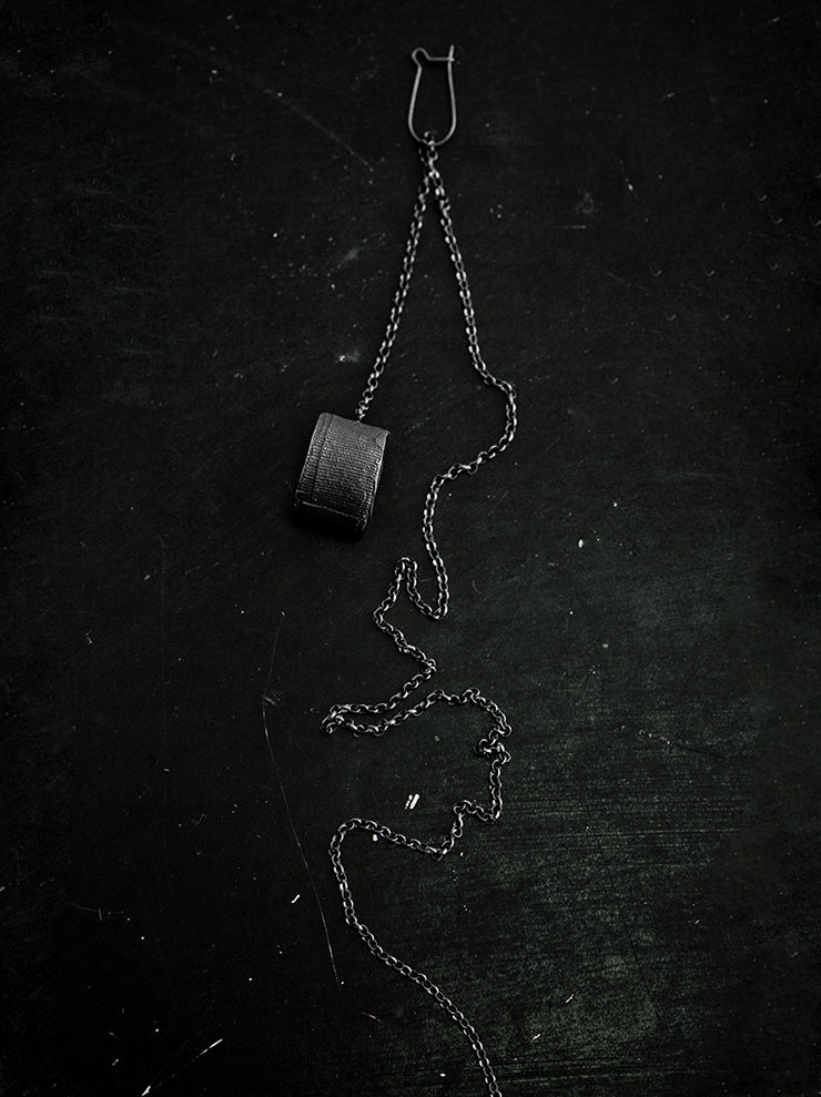 UMA WANG × DETAJ<br>CHAIN BANDAGE EARRING