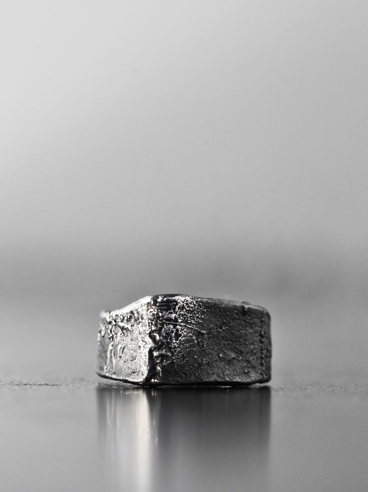 DETAJ <br>PRIMITIVE RING / BLACK