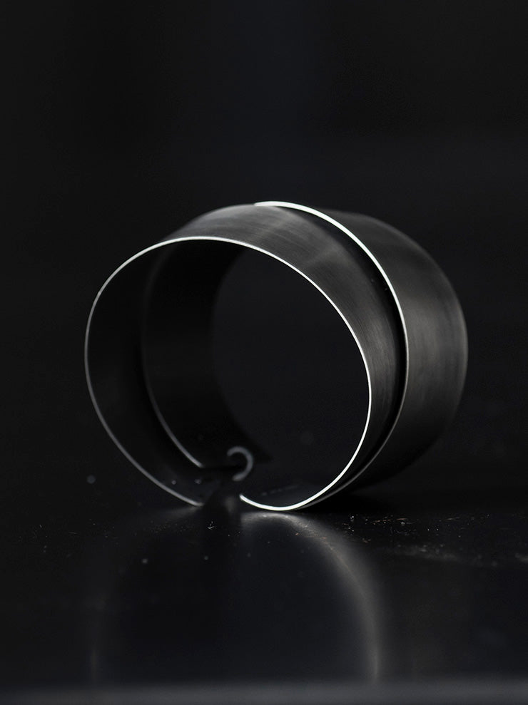 UMA WANG X DETAJ <br>COIL BANGLE / MATTE SILVER