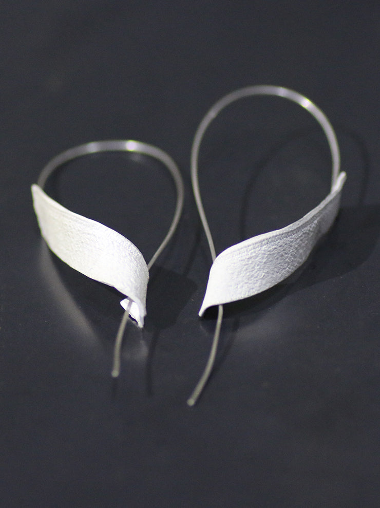 UMA WANG × DETAJ<br>VELVET EARRINGS / WHITE