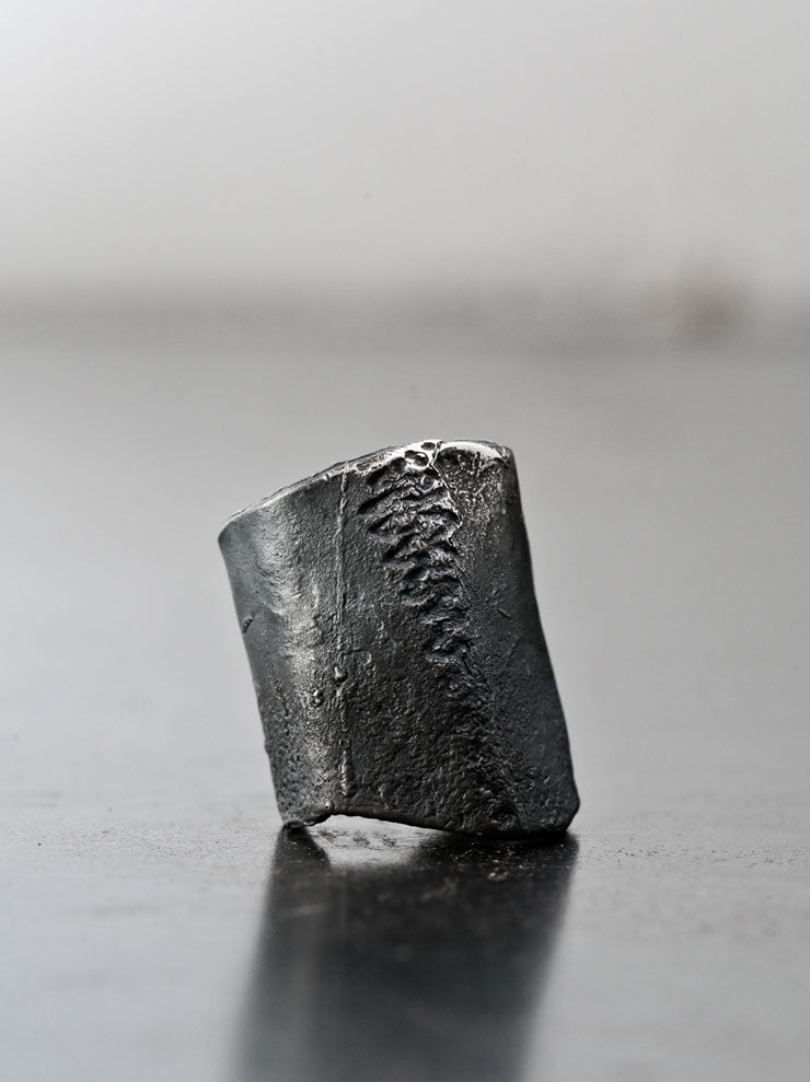 DETAJ<br> PRIMITIVE RING / BLACK