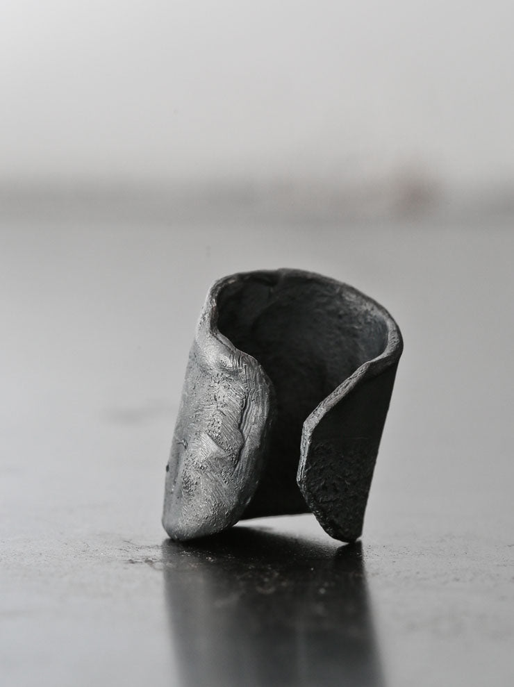 DETAJ<br> PRIMITIVE RING / BLACK